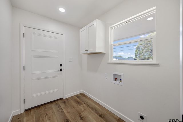 2000 W Oakwood St, Tyler, TX 75702