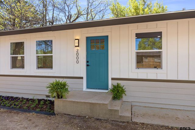 2000 W Oakwood St, Tyler, TX 75702