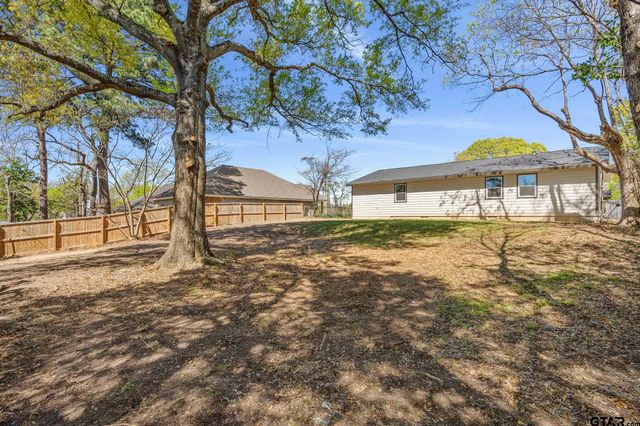 2000 W Oakwood St, Tyler, TX 75702