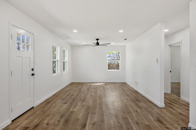 2000 W Oakwood St, Tyler, TX 75702