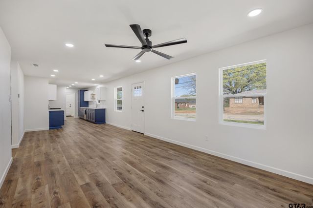 2000 W Oakwood St, Tyler, TX 75702