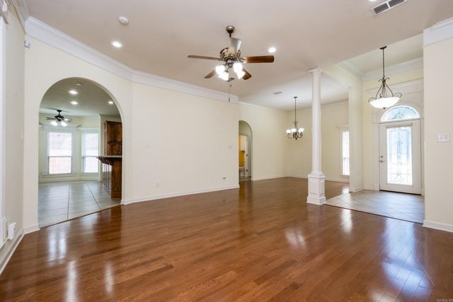 10 Chemin Court, Little Rock, AR 72223