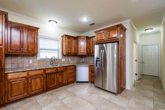 10 Chemin Court, Little Rock, AR 72223