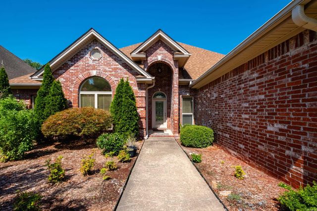 10 Chemin Court, Little Rock, AR 72223