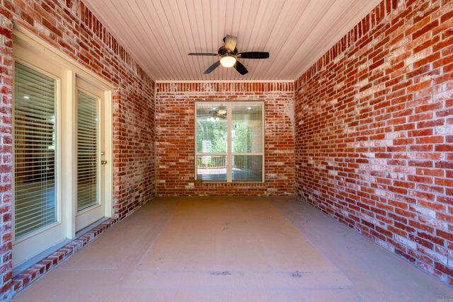 10 Chemin Court, Little Rock, AR 72223