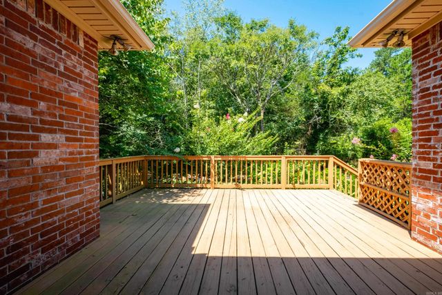 10 Chemin Court, Little Rock, AR 72223