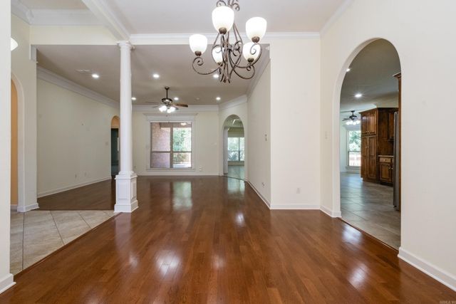 10 Chemin Court, Little Rock, AR 72223