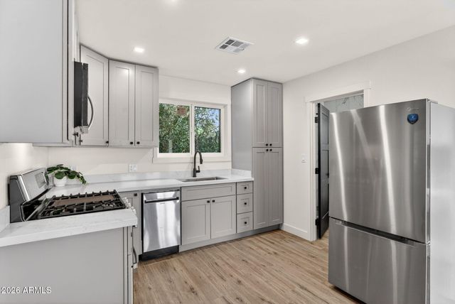 1324 E HALL Street, Tempe, AZ 85281