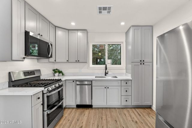 1324 E HALL Street, Tempe, AZ 85281