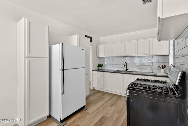 1324 E HALL Street, Tempe, AZ 85281