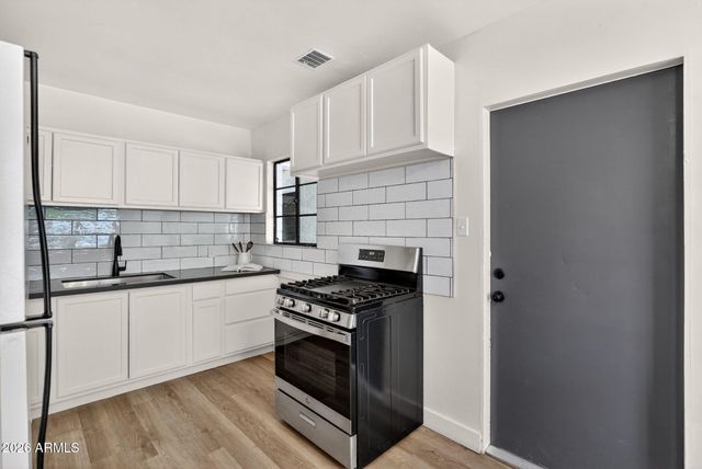1324 E HALL Street, Tempe, AZ 85281