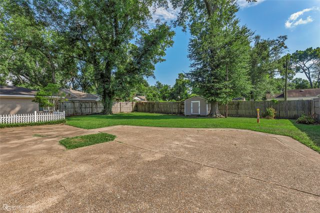 754 E Kings Highway, Shreveport, LA 71105