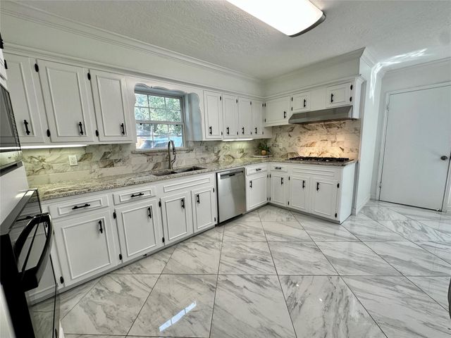 1111 Doral Lane, Houston, TX 77073