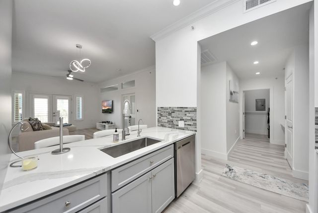 1010 Rosine Street 38, Houston, TX 77019