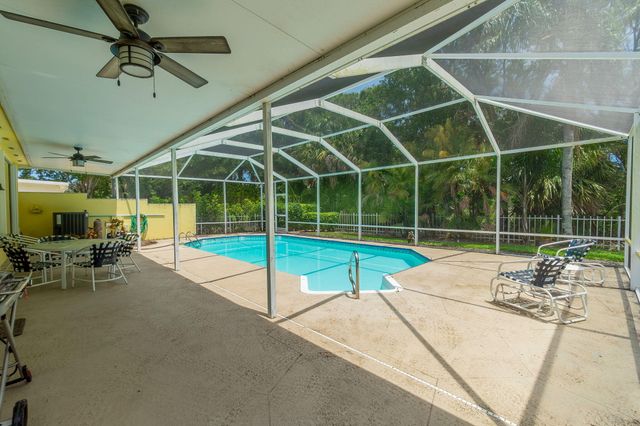 7533 SE Autumn Lane, Hobe Sound, FL 33455
