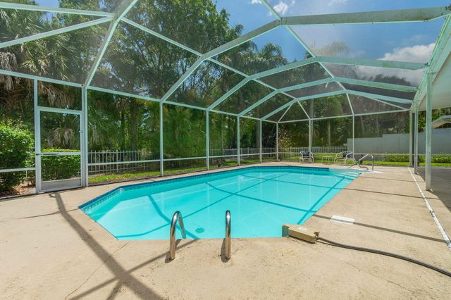 7533 SE Autumn Lane, Hobe Sound, FL 33455