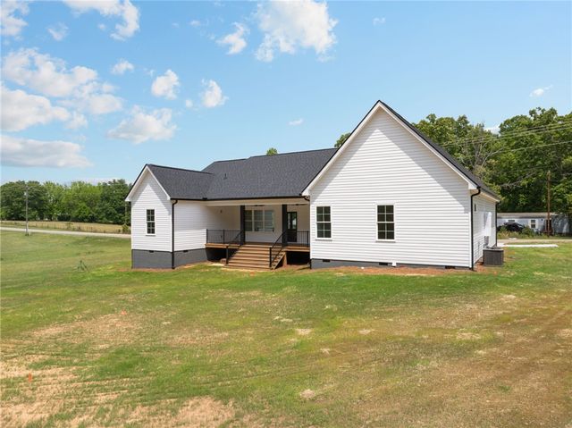 1735 Maw Bridge Road, Central, SC 29630