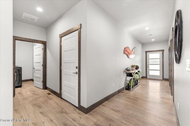 13986 N Rainier Loop, Rathdrum, ID 83858