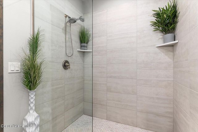 13986 N Rainier Loop, Rathdrum, ID 83858