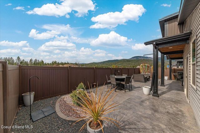 13986 N Rainier Loop, Rathdrum, ID 83858