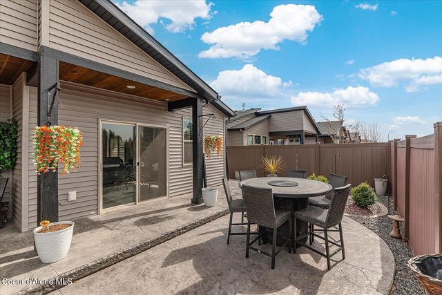 13986 N Rainier Loop, Rathdrum, ID 83858