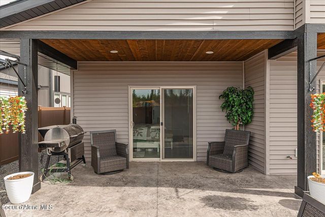 13986 N Rainier Loop, Rathdrum, ID 83858