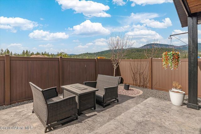 13986 N Rainier Loop, Rathdrum, ID 83858