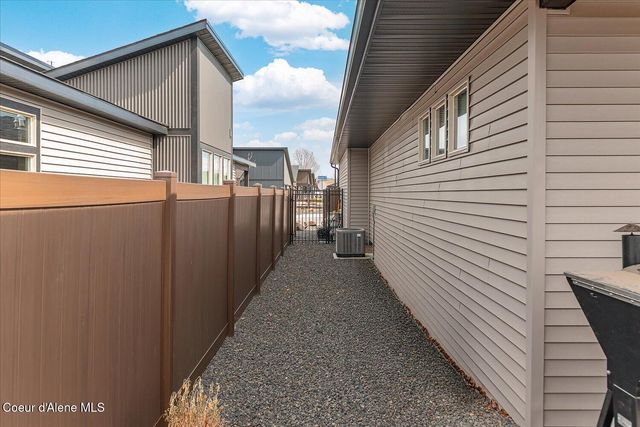 13986 N Rainier Loop, Rathdrum, ID 83858