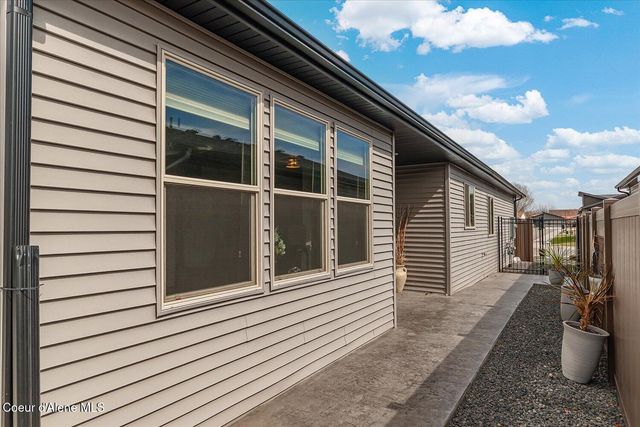 13986 N Rainier Loop, Rathdrum, ID 83858