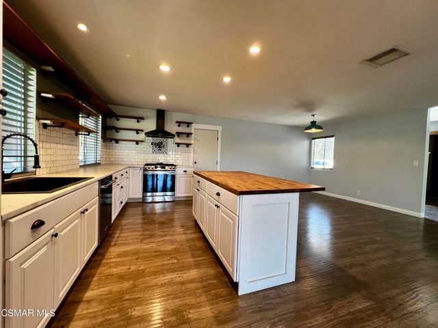 604 Hudspeth Street, Simi Valley, CA 93065