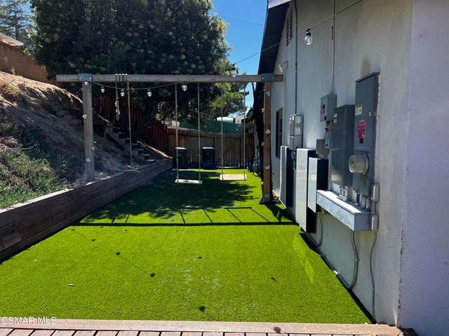 604 Hudspeth Street, Simi Valley, CA 93065