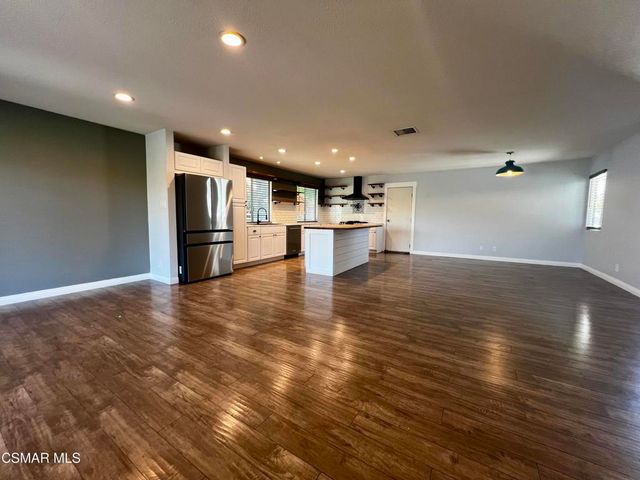 604 Hudspeth Street, Simi Valley, CA 93065