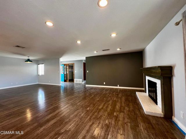 604 Hudspeth Street, Simi Valley, CA 93065