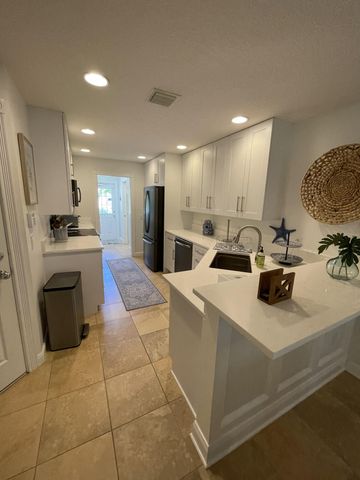 2857 E Community Drive, Jupiter, FL 33458