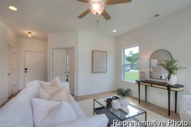 2707 Wood Valley Road 19, Winston-salem, NC 27106