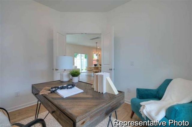 2707 Wood Valley Road 19, Winston-salem, NC 27106