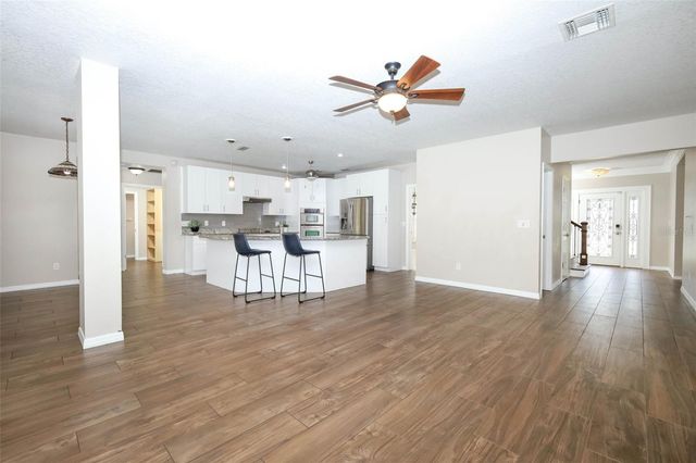 1349 VALLEY PINE CIRCLE, Apopka, FL 32712