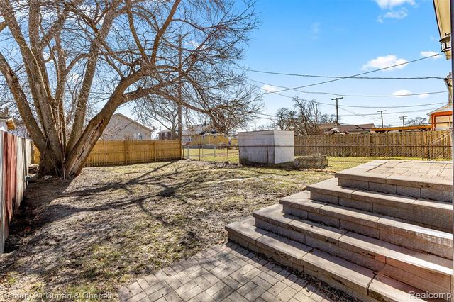 349 Frazier Street, River Rouge, MI 48218