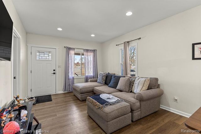 349 Frazier Street, River Rouge, MI 48218