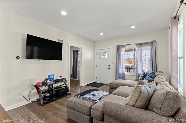 349 Frazier Street, River Rouge, MI 48218