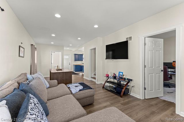 349 Frazier Street, River Rouge, MI 48218