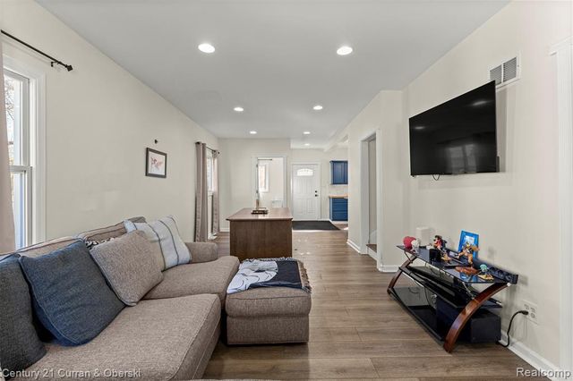 349 Frazier Street, River Rouge, MI 48218