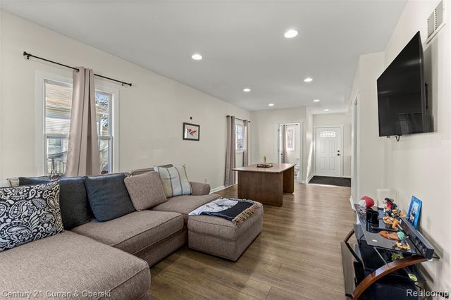 349 Frazier Street, River Rouge, MI 48218