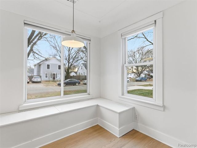 335 E Elza Avenue, Hazel Park, MI 48030