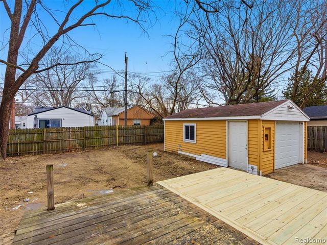 335 E Elza Avenue, Hazel Park, MI 48030