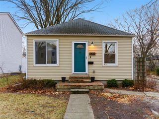 335 E Elza Avenue, Hazel Park, MI 48030