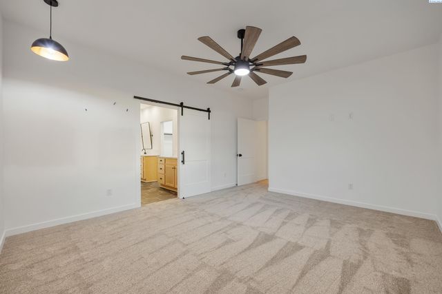 29183 Mammoth Dr, Kennewick, WA 99338