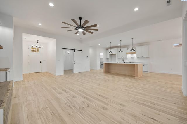 29183 Mammoth Dr, Kennewick, WA 99338