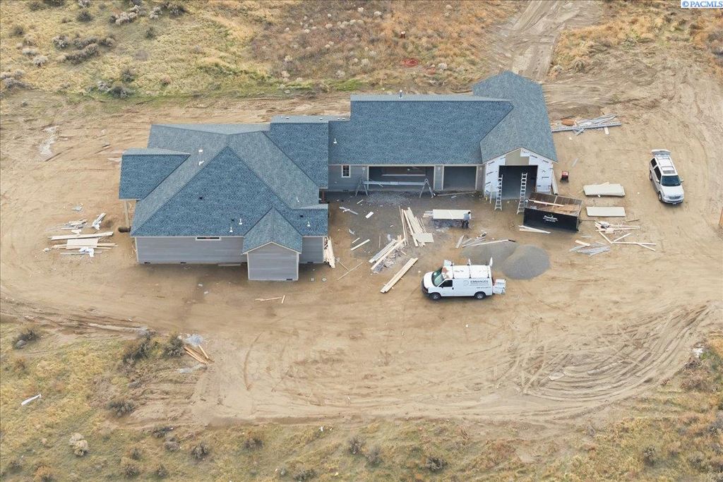 29183 Mammoth Dr, Kennewick, WA 99338