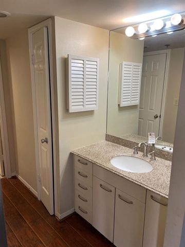 3525 Sage Road 304, Houston, TX 77056